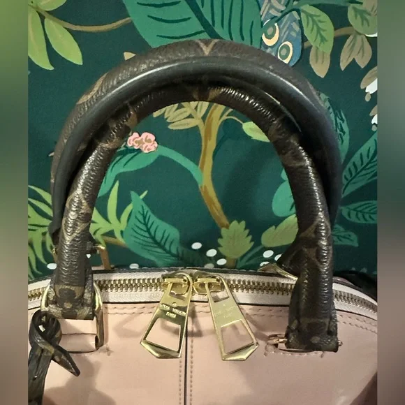 SOLD 🏆 Louis Vuitton Alma BB Ballerina Pink Patent  ❤️💃 - Picture 5 of 14